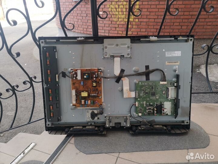 Телевизор LG 32CS560 (Разбор)(По запчастям)