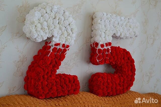 Цифры, буквы из цветов