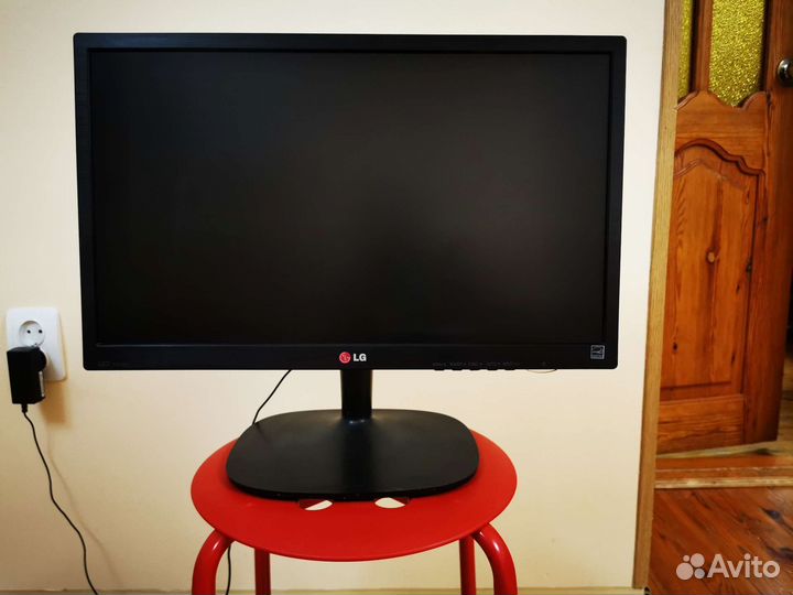 Монитор LG 22M35AA