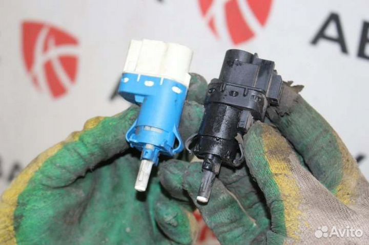 Датчики педали тормоза Ford Fiesta MK5 1.4+робот