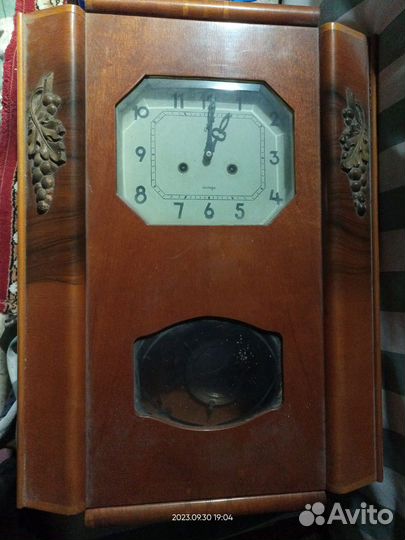 Старинные настенные часы