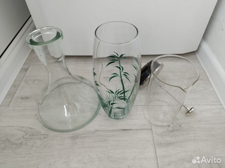 Стеклянные стаканы, вазы