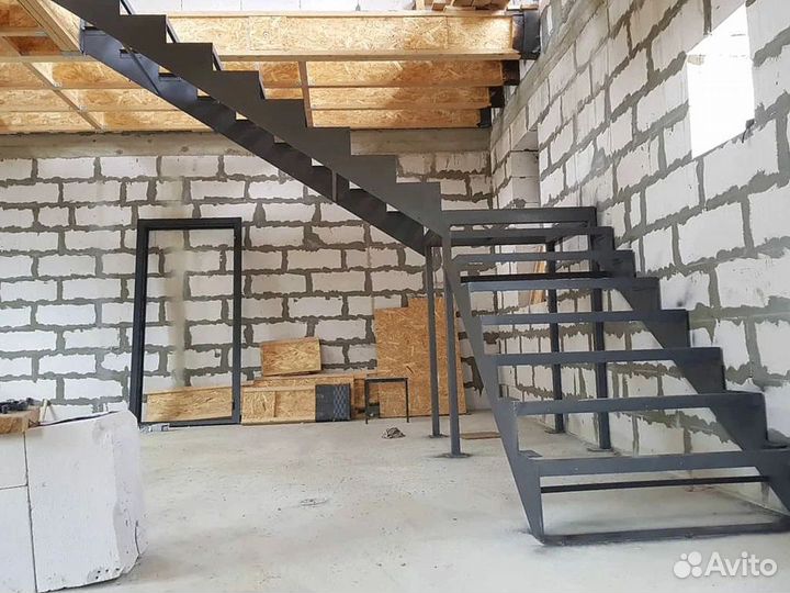 Лестница из металла