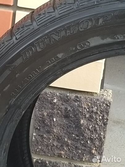 Dunlop DT-2 235/50 R17 24D