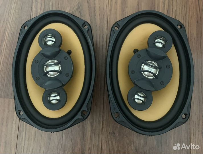 Акустические колонки в автомобили