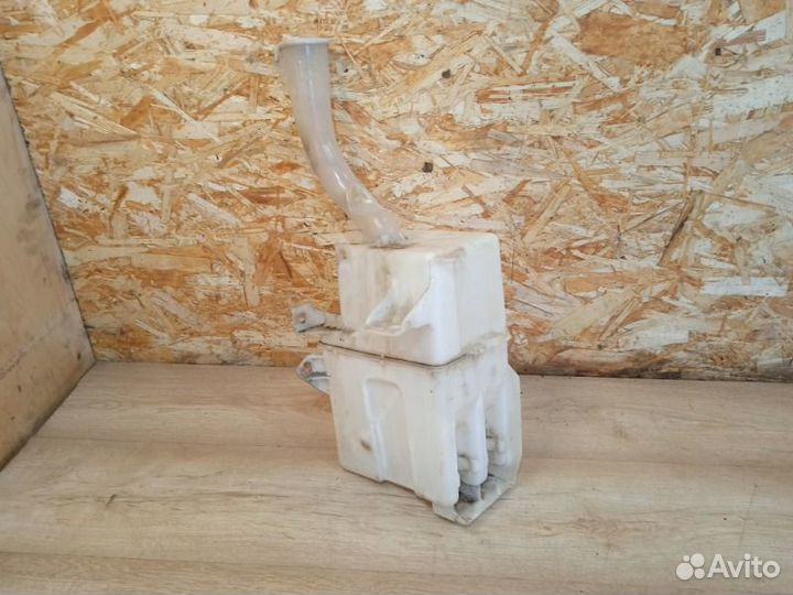 Бачок омывателя Mitsubishi Outlander CU 2.4 2006