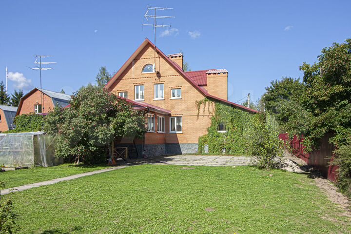 Коттедж 270 м² на участке 25 сот.