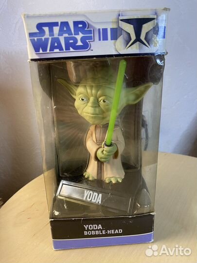 Йода со световым мечом редкая фигурка