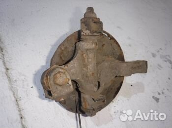Кулак задний левый Ниссан