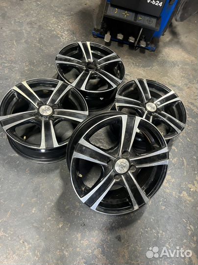 Диски R15 4/100 Vesta Solaris Logan