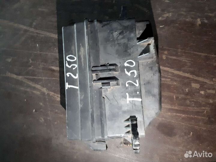 Блок предохранителей Chevrolet Aveo T250