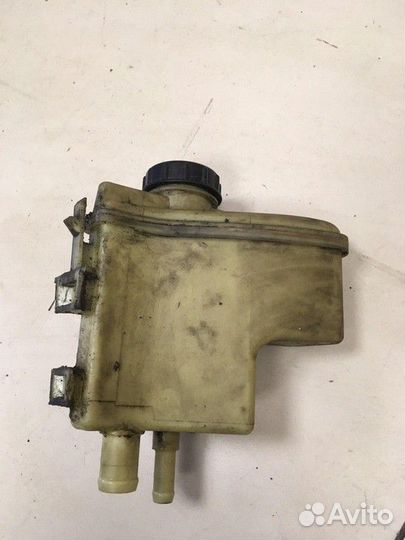 Бачок гидроусилителя