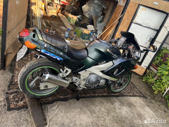 Kawasaki ZZR-400