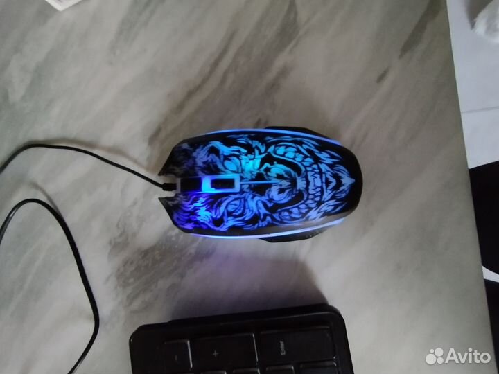 Игровая клавиатура и мышь