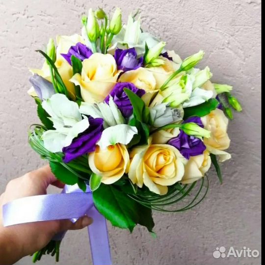 Свадебные букеты и аксессуары