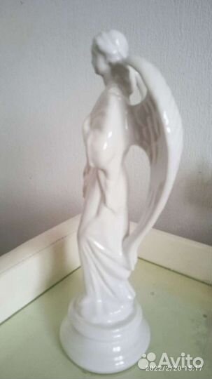 Статуэтка фарфор