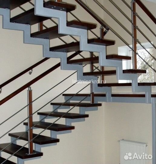 Каркас из метала Лестницы на Монокосоуре в Дом