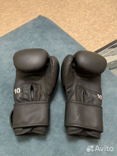 Боксерские перчатки Excalibur 10oz