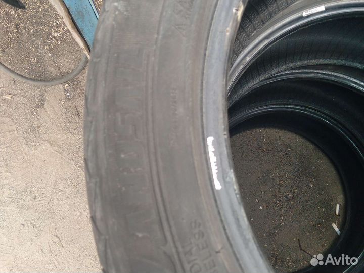 Vida VV 215/50 R17 95T