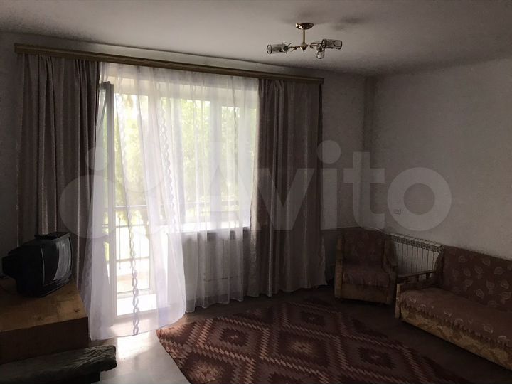 Комната 23 м² в 2-к., 2/4 эт.
