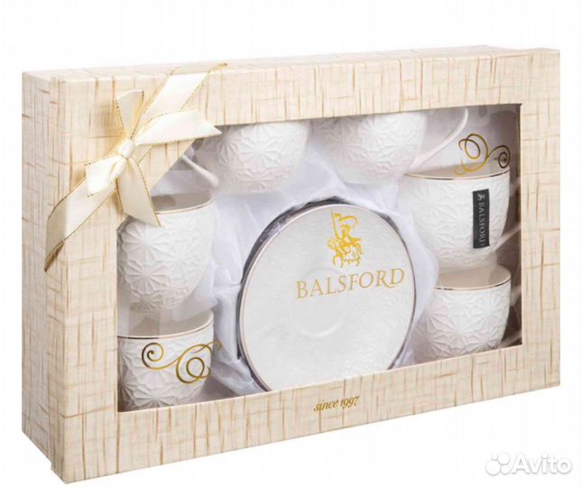 Фарфоровый чайный набор