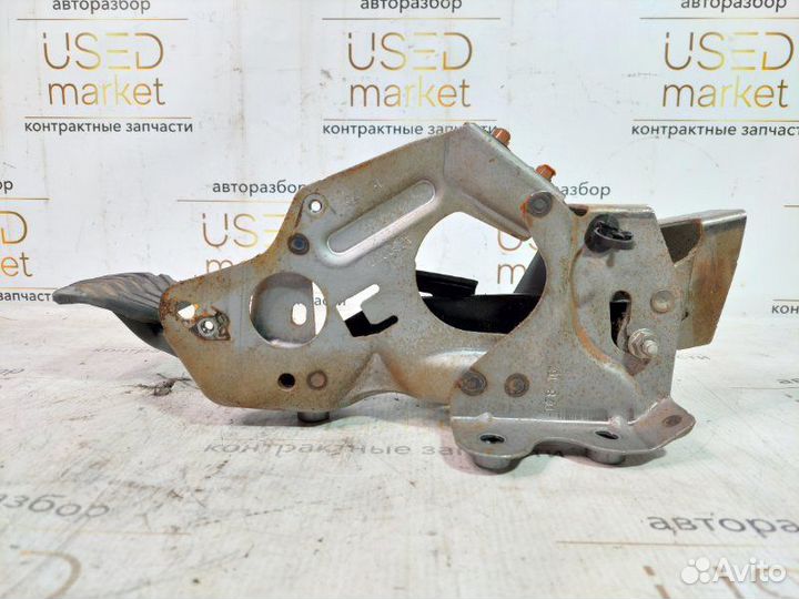 Педаль тормоза Nissan Qashqai J11 2.0 MR20DD 2017