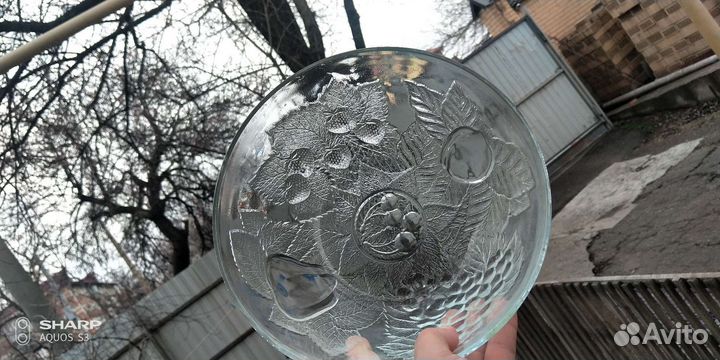 Ваза на ножке и блюда стекло СССР и салатники