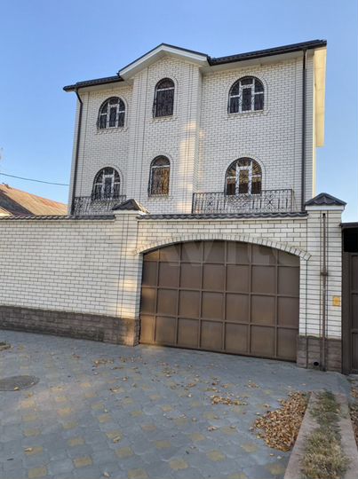 Дом 300 м² на участке 5,4 сот.