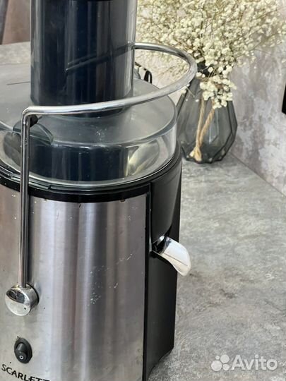 Соковыжималка Scarlett SC-018, центробежная