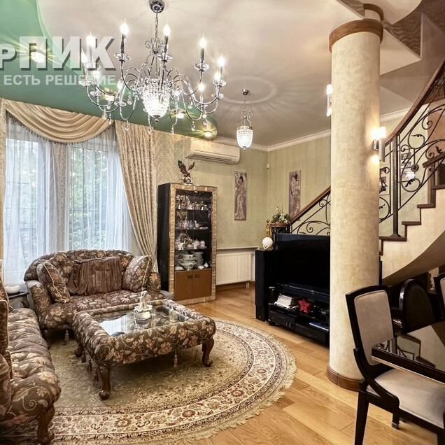Дом 300 м² на участке 6 сот.