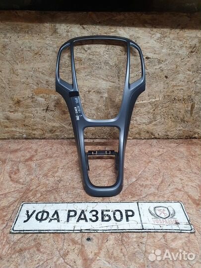 Накладка торпеды центральная 1,6 АКПП A16XER Opel