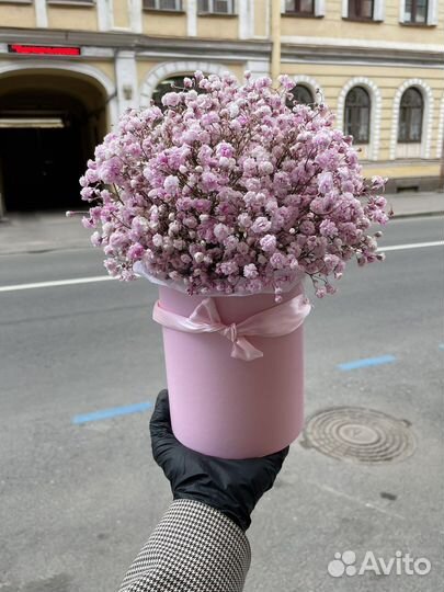 Цветы в шляпной коробке