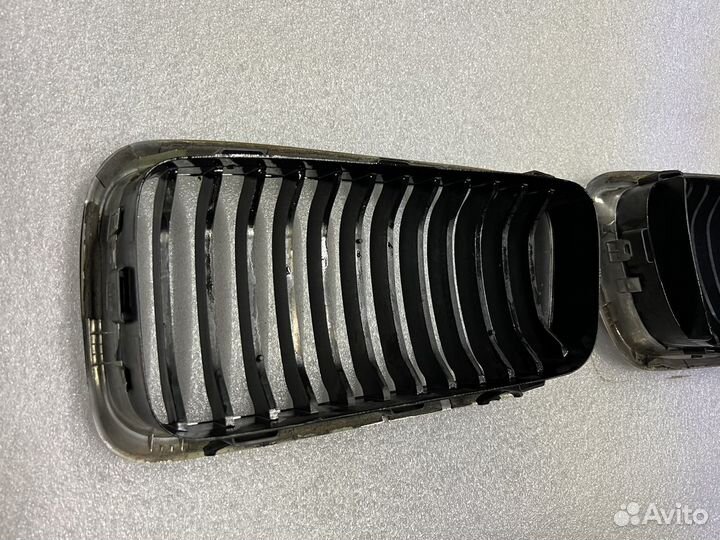 Ноздри решетки капота BMW E38 рестайлинг