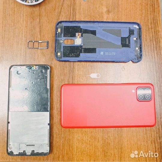 Мобильный телефон на запчасти