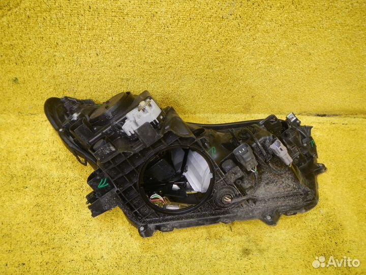 Фара левая Toyota RAV4