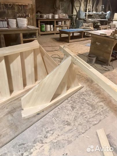 Лестница из дерева,сосна