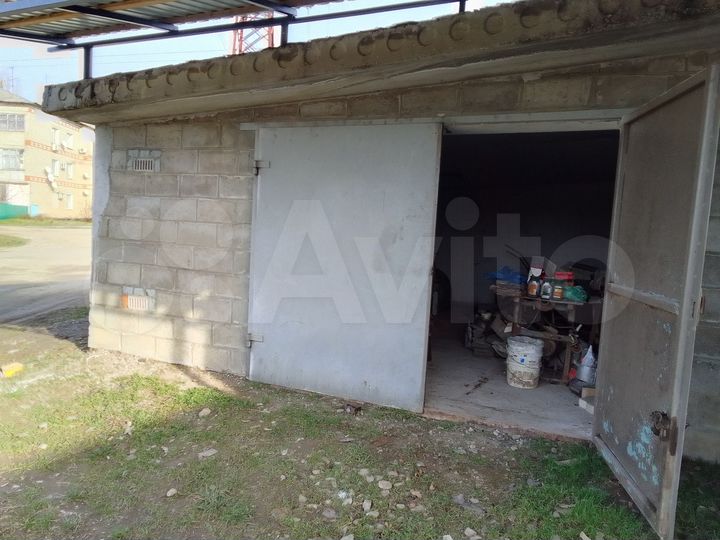 Гараж, > 30 м²