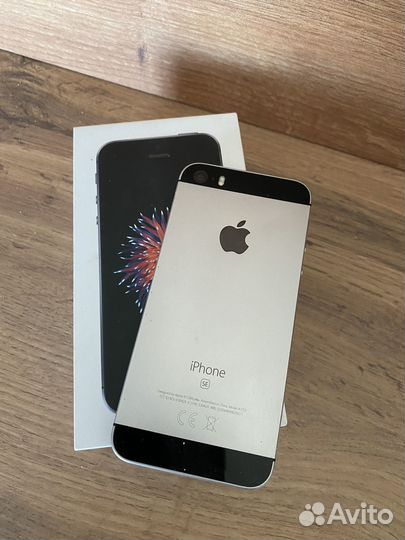 iPhone SE, 32 ГБ