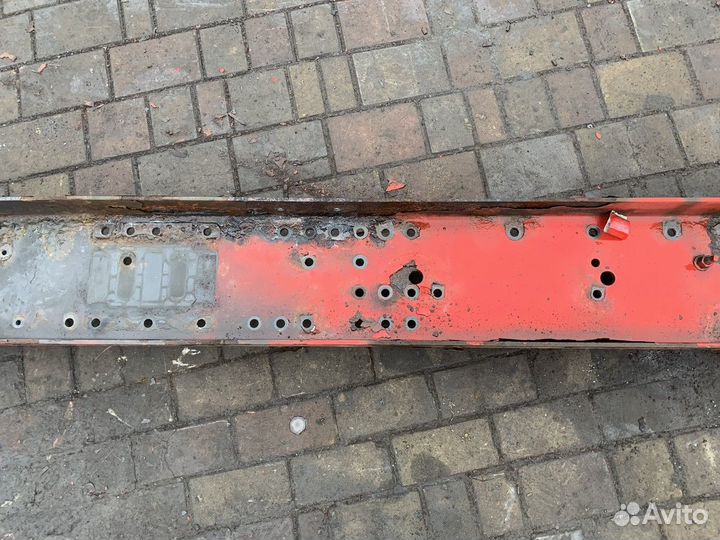 Лонжерон левый Volvo FH