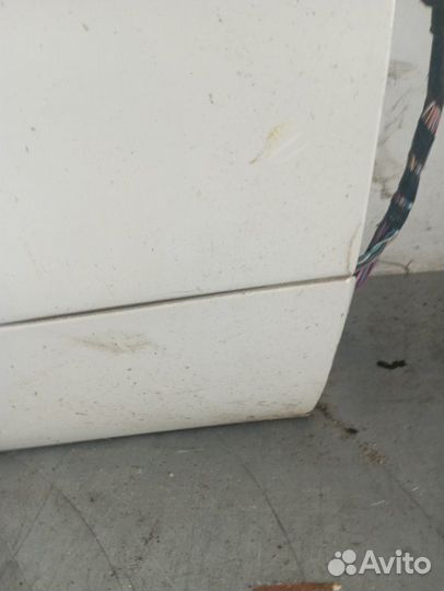 Дверь передняя правая Toyota Highlander 2 U40