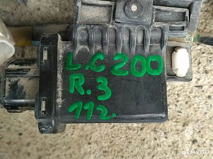 Ручка задняя правая Toyota Land Cruiser 200