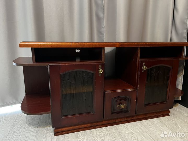 Тумба под телевизор из массива