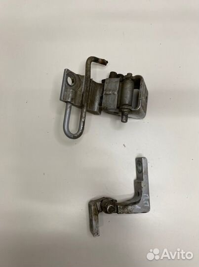 Б/У петля двери передний правый Volkswagen Touareg