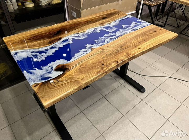 Стол из эпоксидной смолы и слэба Геймер