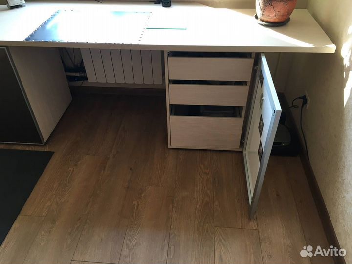 Письменный стол