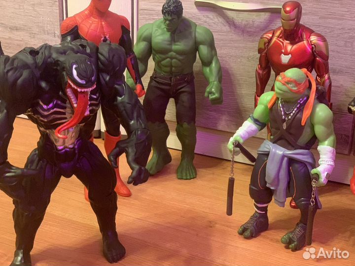 Игрушки супергерои, человек паук, веном, капитан а