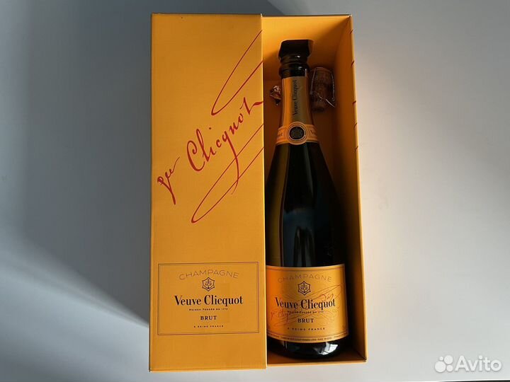 Бутылка от Шампанского Veuve Clicquot Brut