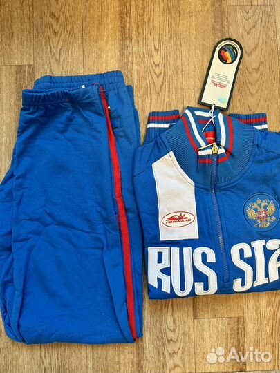 Костюм спортивный