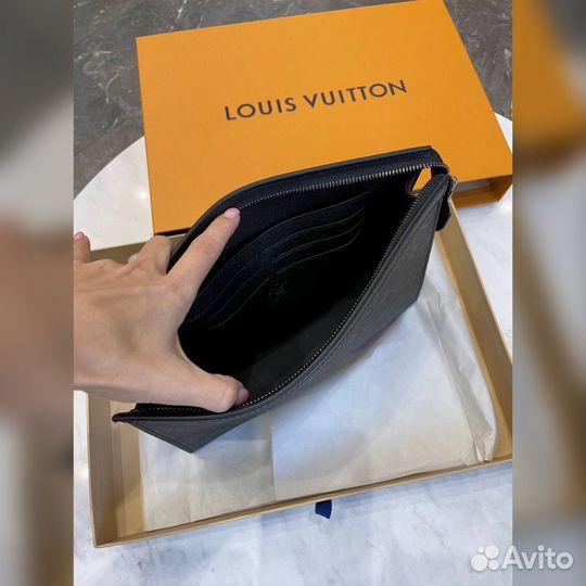 Клатч Louis Vuitton Pochette Voyage MM