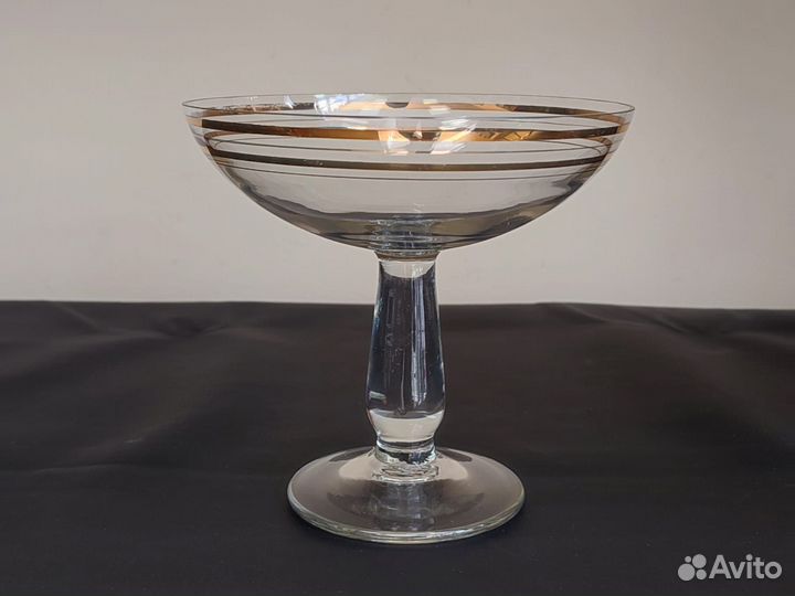 Ваза Конфетница стеклянная с золотыми отводами